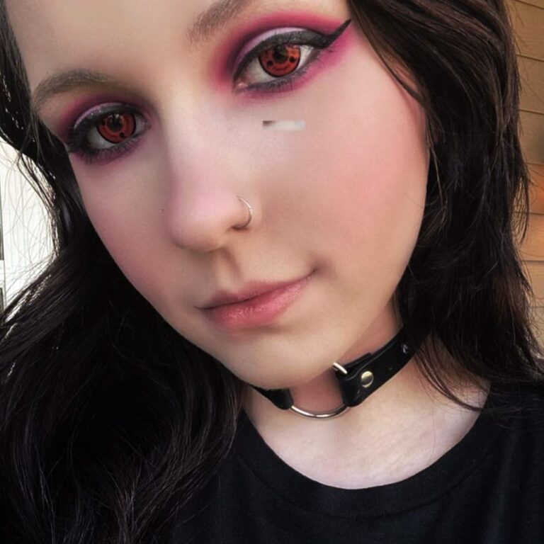 Reseña fotográfica de los contactos Uchiha Sharingan totalmente activados