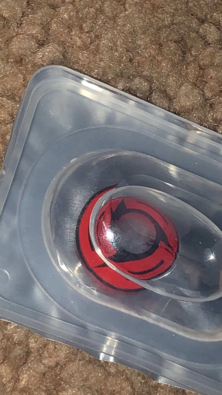 Reseña fotográfica de los contactos Uchiha Sharingan totalmente activados