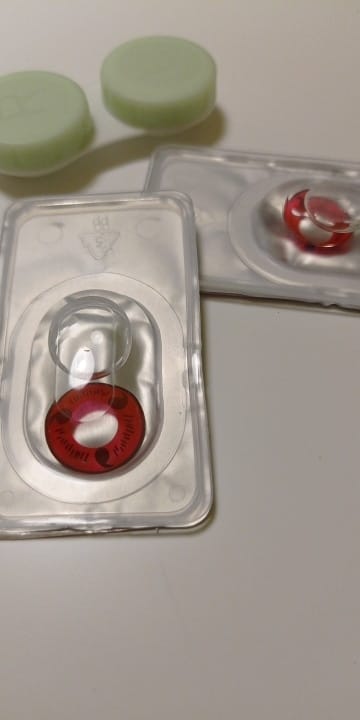 Reseña fotográfica de los contactos Uchiha Sharingan totalmente activados